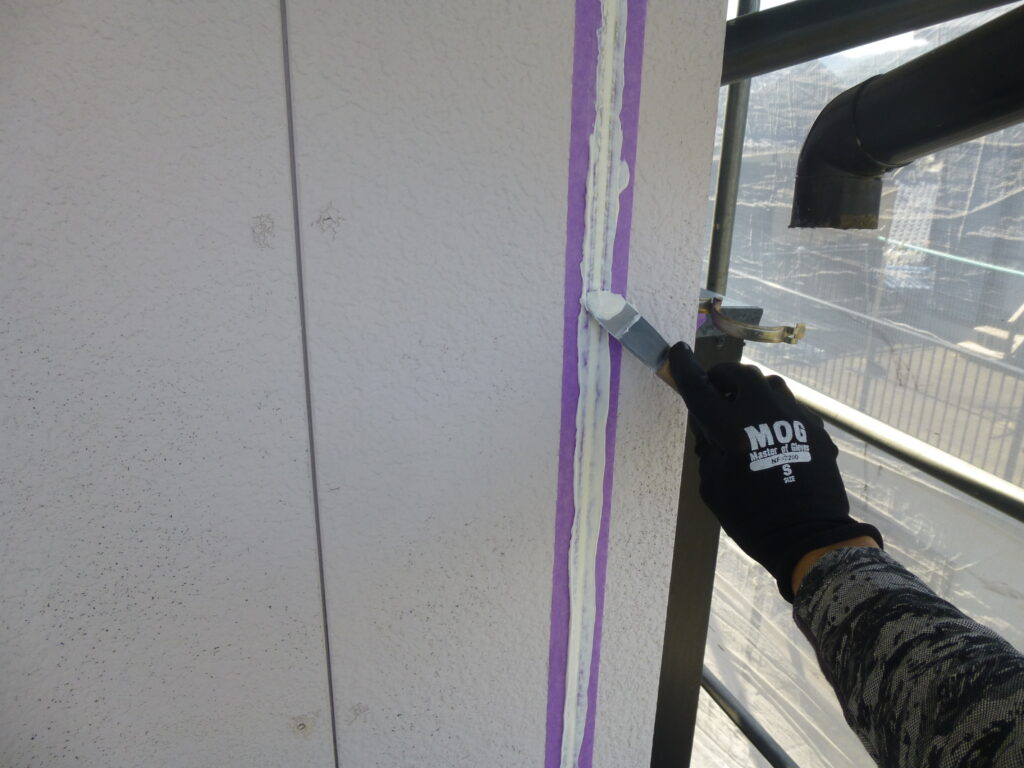 遮熱フッ素樹脂塗料でサイディング外壁塗装　モダンなツートーン色　雲仙市T様邸　
