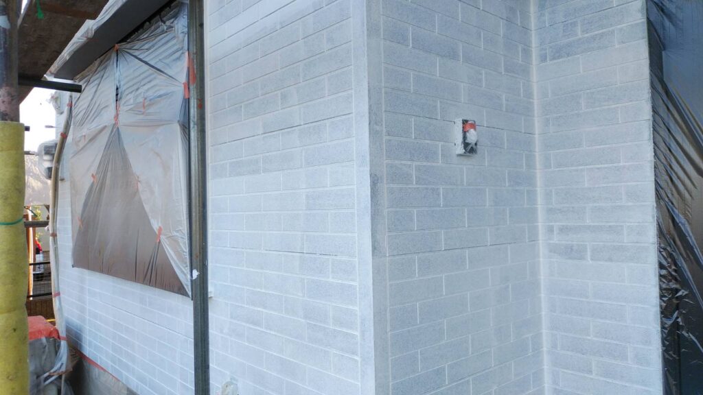 ピンク系の外壁に！　人気シリコン塗料仕上げの外壁塗装　諫早市