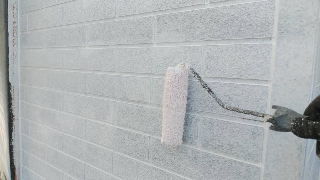 ピンク系の外壁に！　人気シリコン塗料仕上げの外壁塗装　諫早市