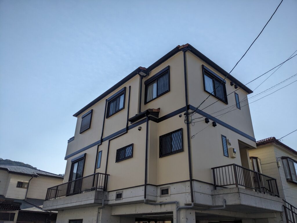 外壁塗装で３分艶で艶を抑えて、人気のシックな仕上がりに！長崎市
