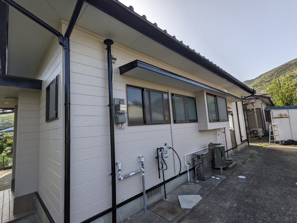 外壁塗装で、穏やかさと優しさを感じさせる家に！雰囲気がガラッと変わりました！長崎市