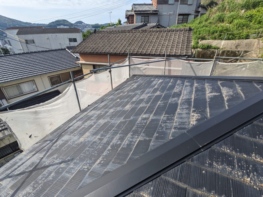 長崎で屋根の色あせ・雨漏り対策に!プロが行う屋根塗装|施工実績公開中