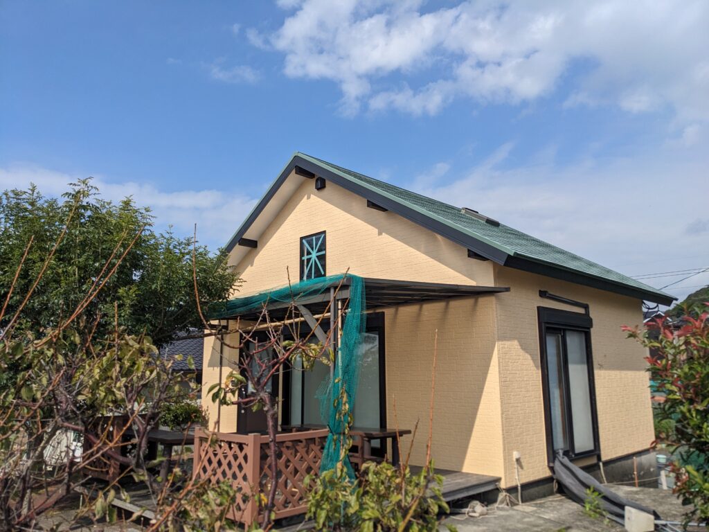 長崎のログハウス外壁塗装｜フッ素塗料で安心・快適な住まいに
