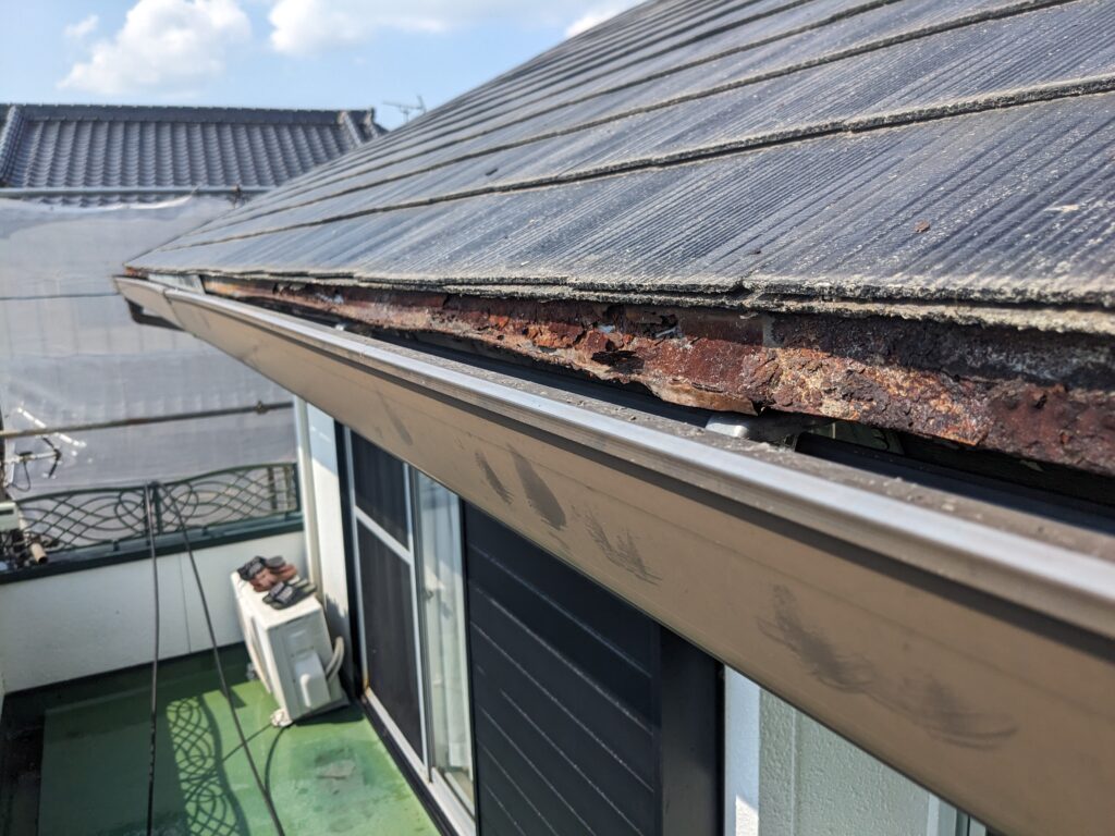 「【施工事例】長崎で塩害による劣化した雨樋を交換しました