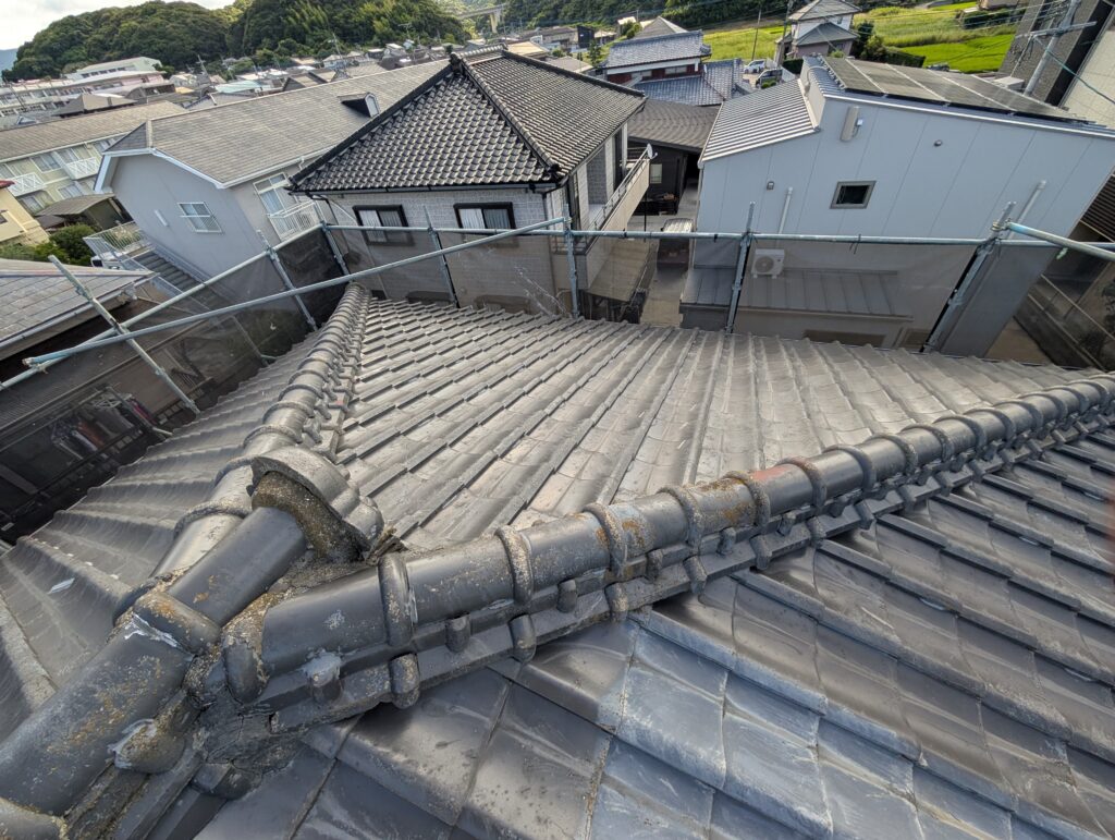 和風住宅の屋根リフォーム｜セメント瓦塗装で新築のような仕上がりに　長崎